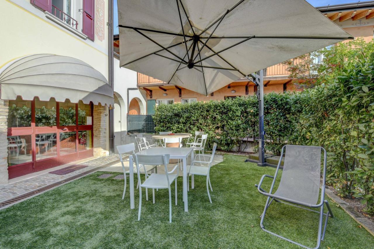 Barchi Resort - Apartments & Suites San Felice del Benaco Exterior foto